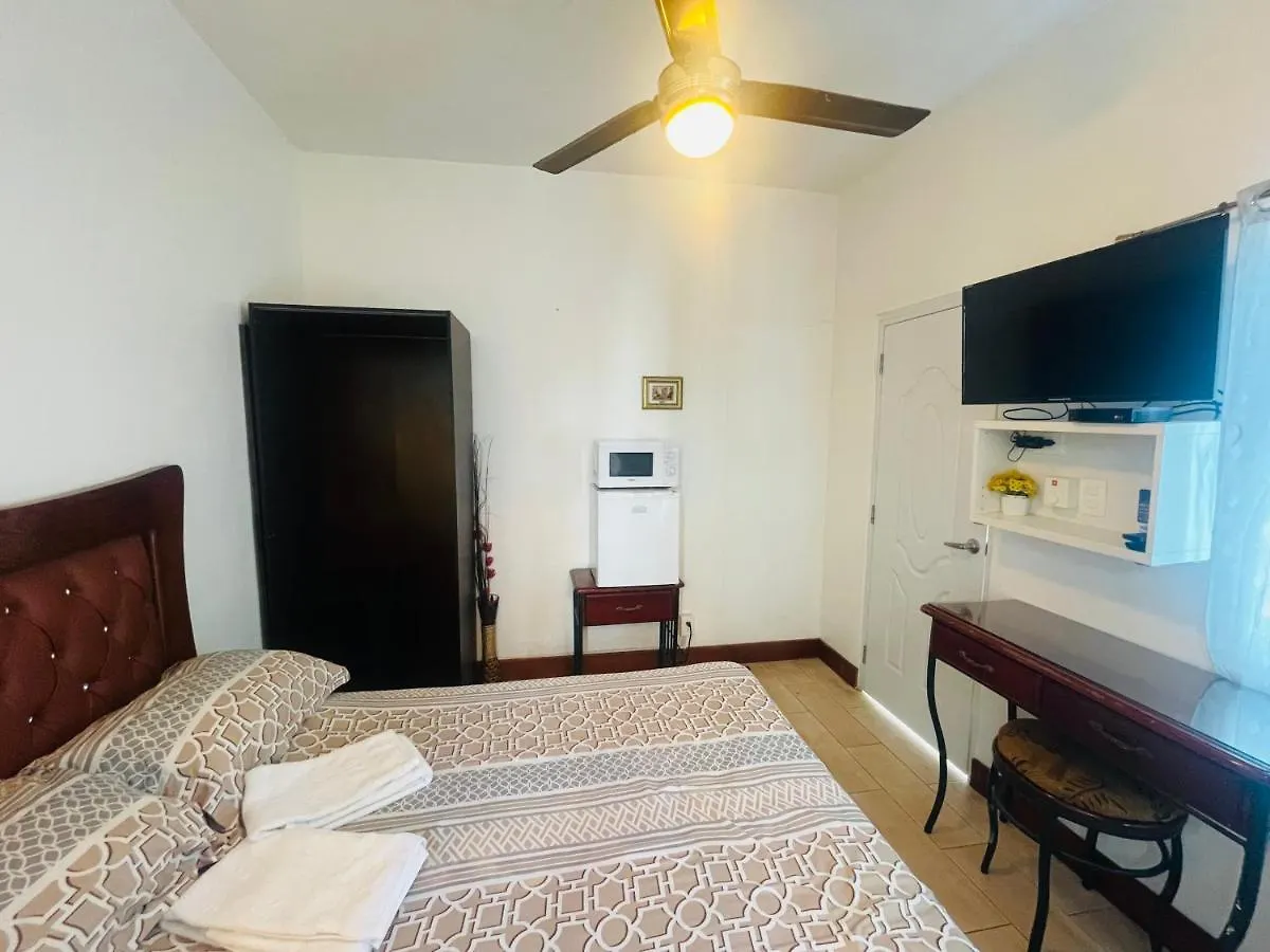 Tavalero Rooms 聖多明哥 招待所